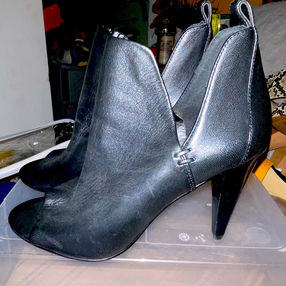 Vince Camuto leather black booties with peep toe size 7.5